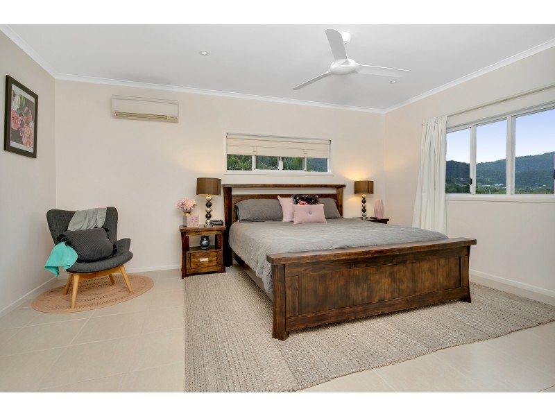 7 Dove Court, Bayview Heights QLD 4868