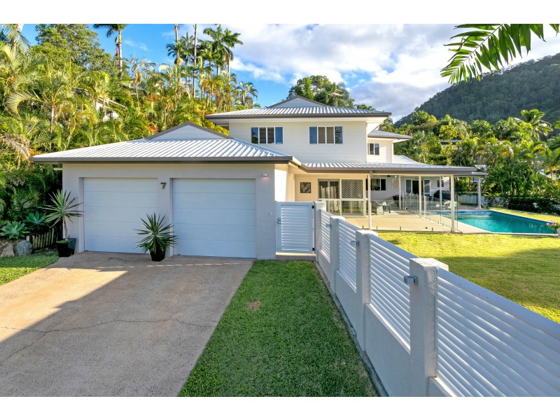 7 Dove Court, Bayview Heights QLD 4868