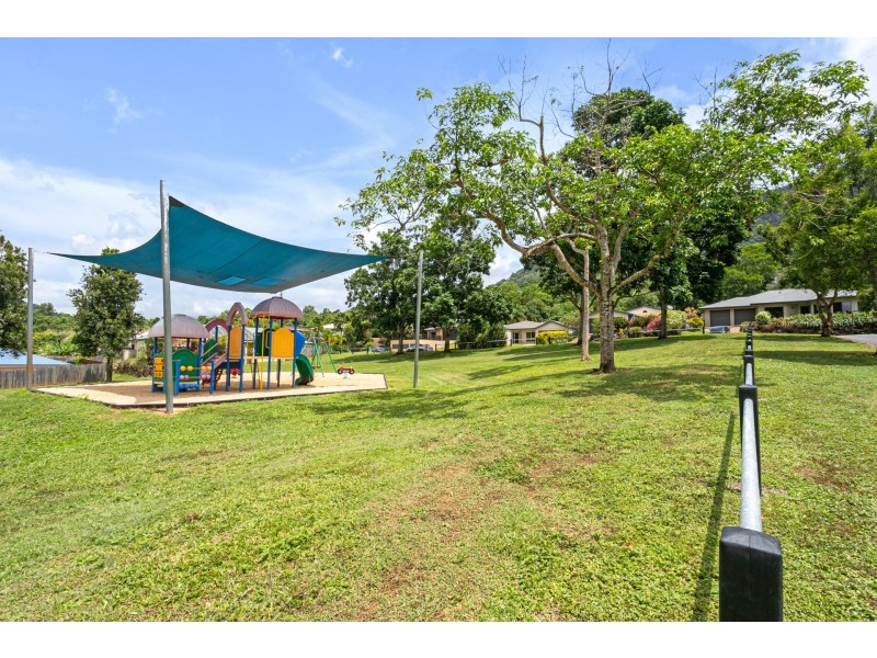 25 Pilosa Street, Redlynch QLD 4870