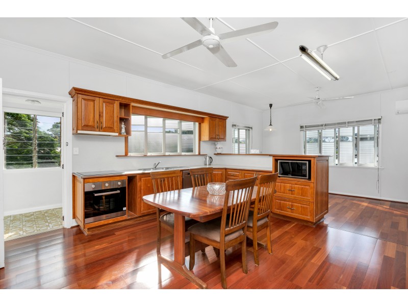 246 Aumuller Street, Westcourt QLD 4870