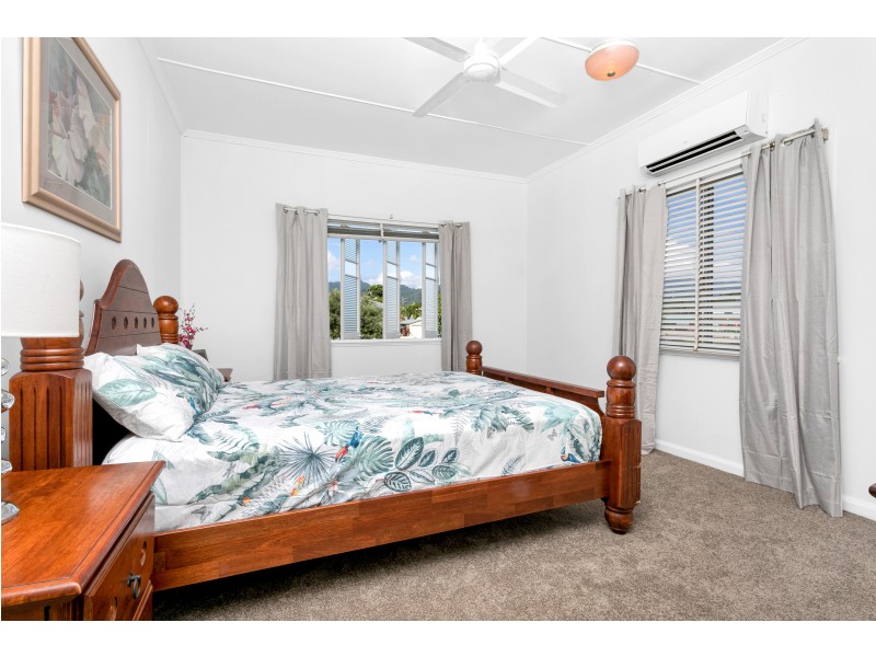 246 Aumuller Street, Westcourt QLD 4870