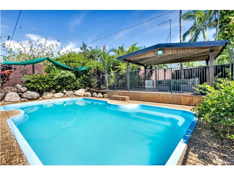 7 Mermaid Close, Bentley Park QLD 4869