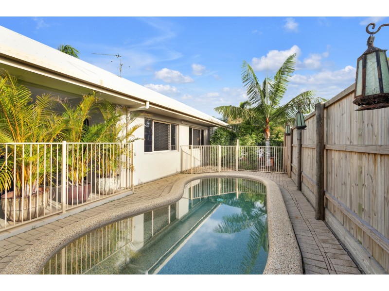 1 Cable Close, Kewarra Beach QLD 4879