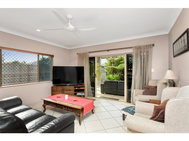 1 Cable Close, Kewarra Beach QLD 4879