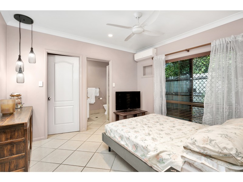 1 Cable Close, Kewarra Beach QLD 4879