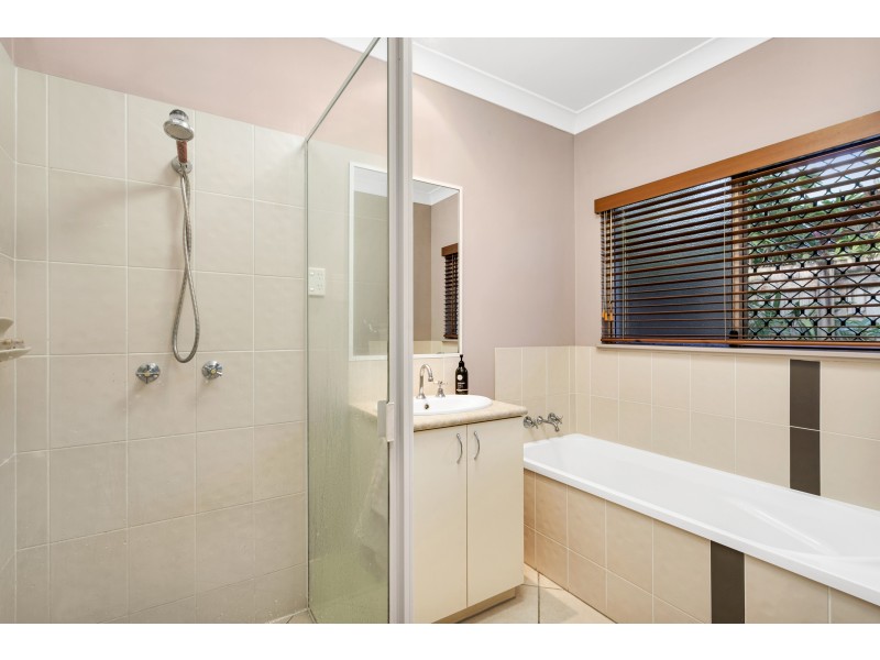 1 Cable Close, Kewarra Beach QLD 4879