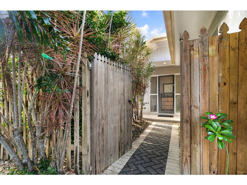 1 Cable Close, Kewarra Beach QLD 4879