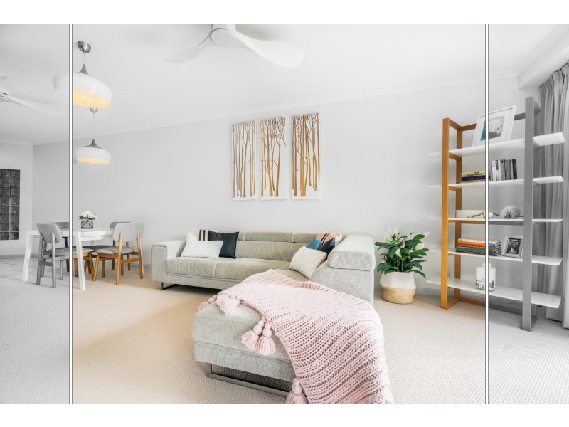 2/42 Moore Street, Trinity Beach QLD 4879