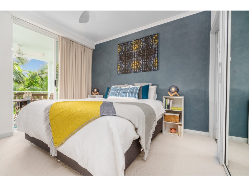 2/42 Moore Street, Trinity Beach QLD 4879