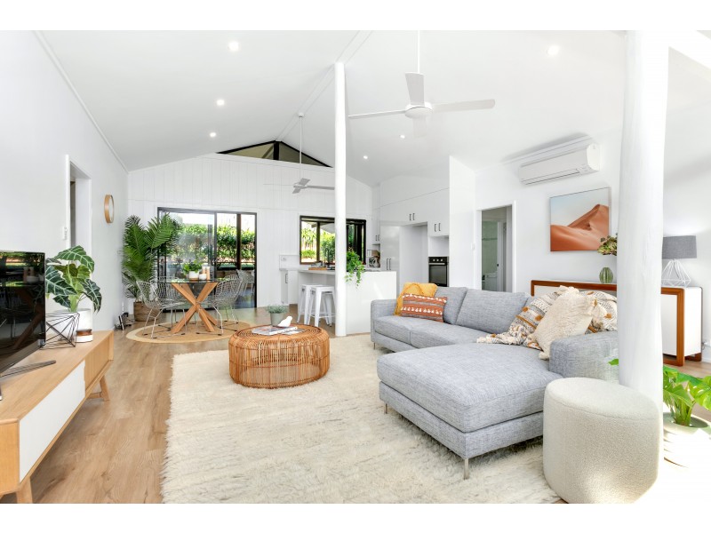 27 Moresby Street, Trinity Beach QLD 4879