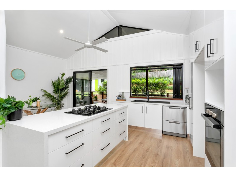 27 Moresby Street, Trinity Beach QLD 4879