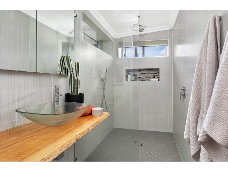 27 Moresby Street, Trinity Beach QLD 4879