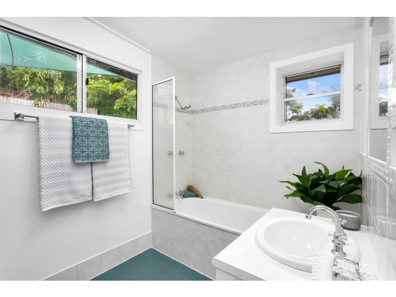 27 Moresby Street, Trinity Beach QLD 4879