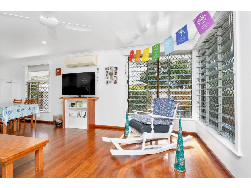 23 Henley Street, Earlville QLD 4870