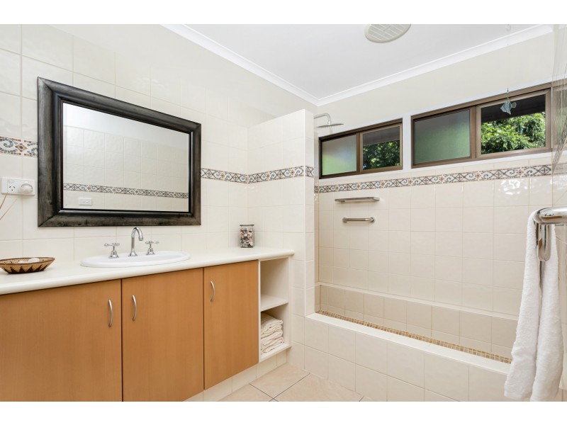 8/23 Woodward Street, Edge Hill QLD 4870