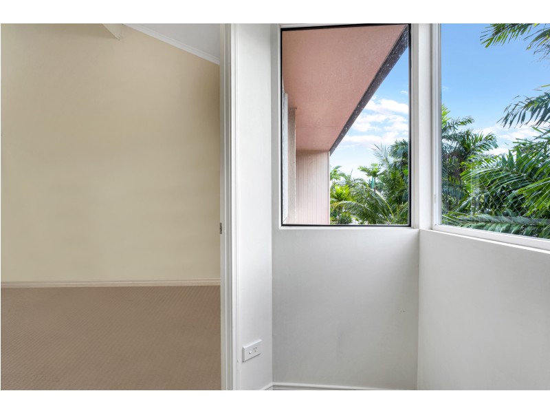 1/67-71 Digger Street, Cairns North QLD 4870