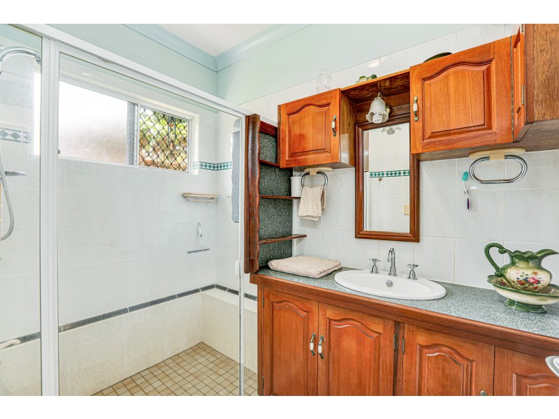 5 Hogan Court, White Rock QLD 4868