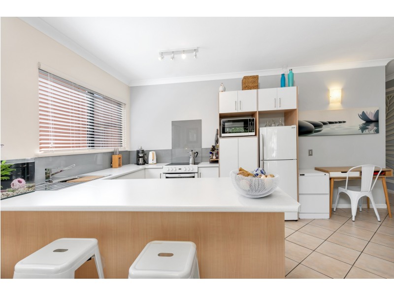 8/253-255 Lake Street, Cairns North QLD 4870