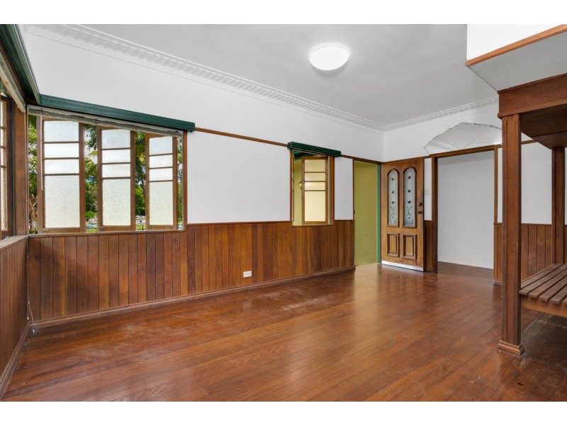 82 Little Street, Manunda QLD 4870