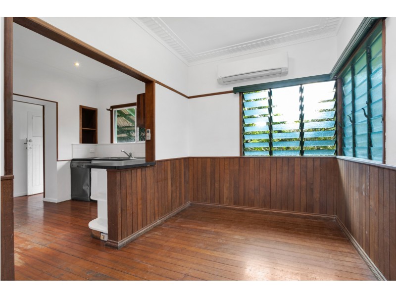 82 Little Street, Manunda QLD 4870