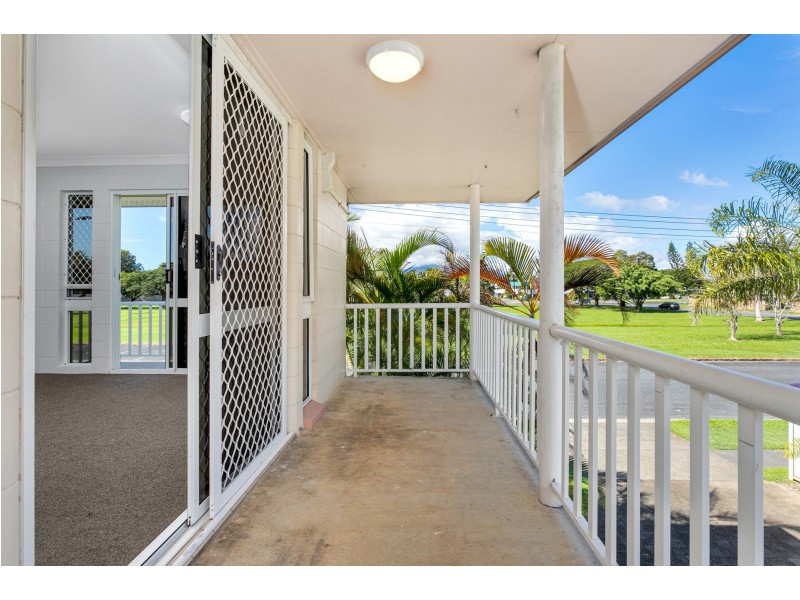 4/73-75 Pease Street, Manoora QLD 4870
