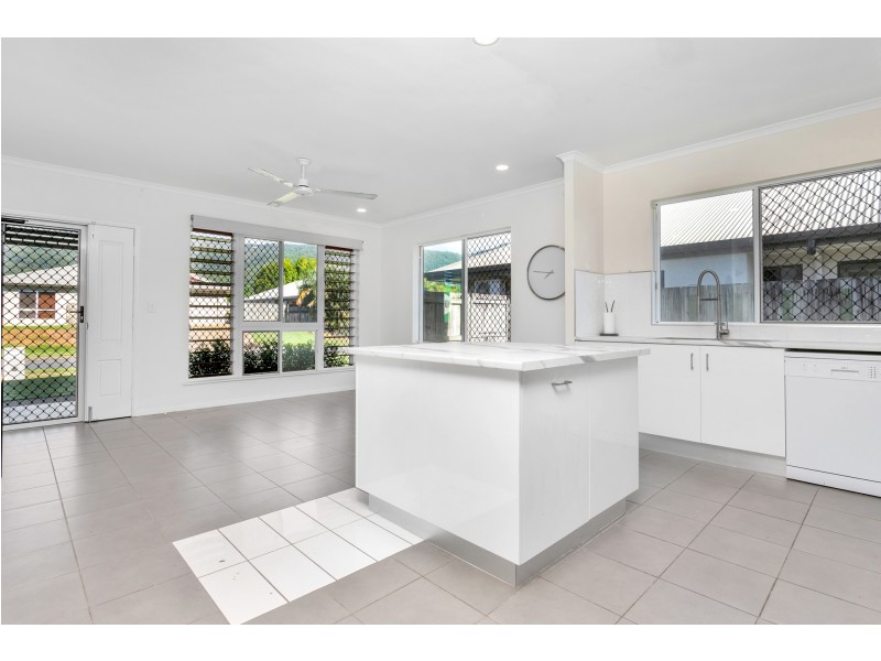 16 Hetherton Street, Smithfield QLD 4878