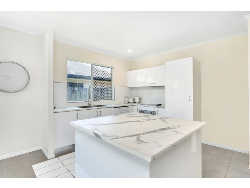 16 Hetherton Street, Smithfield QLD 4878