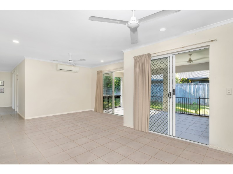 16 Hetherton Street, Smithfield QLD 4878