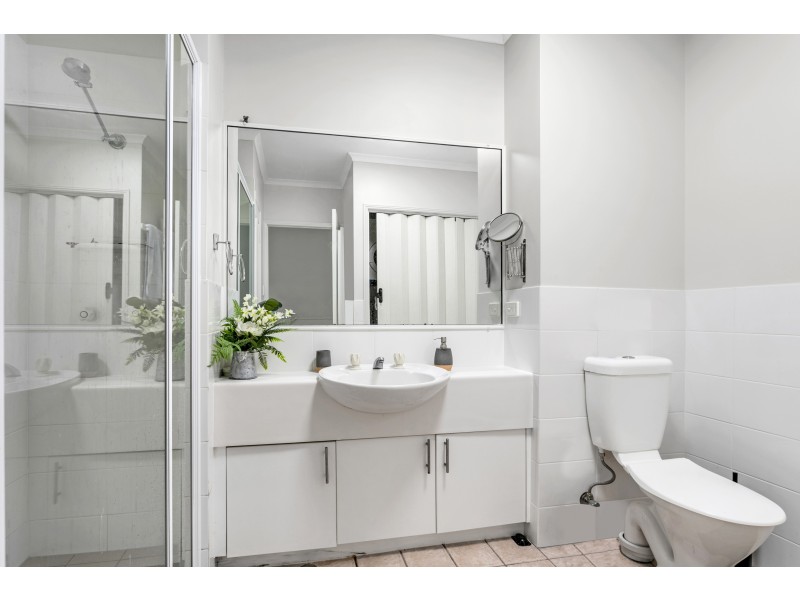 1/34-40 Lily Street, Cairns North QLD 4870