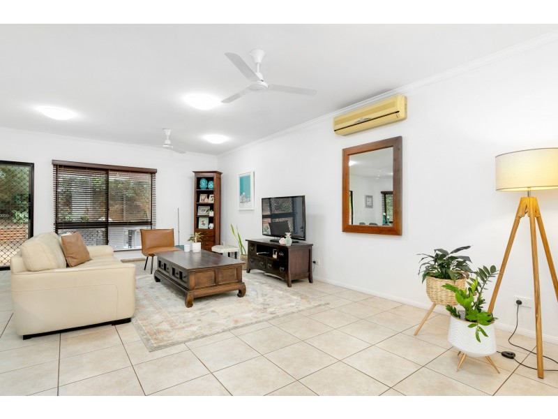 11 Tradewinds Close, Redlynch QLD 4870