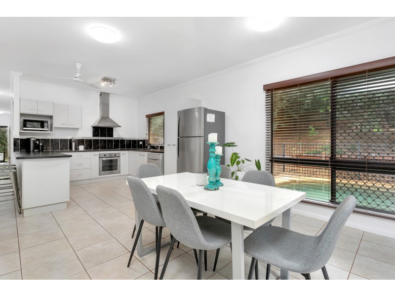 11 Tradewinds Close, Redlynch QLD 4870