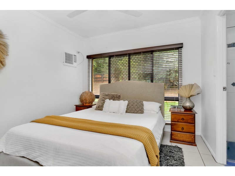 11 Tradewinds Close, Redlynch QLD 4870