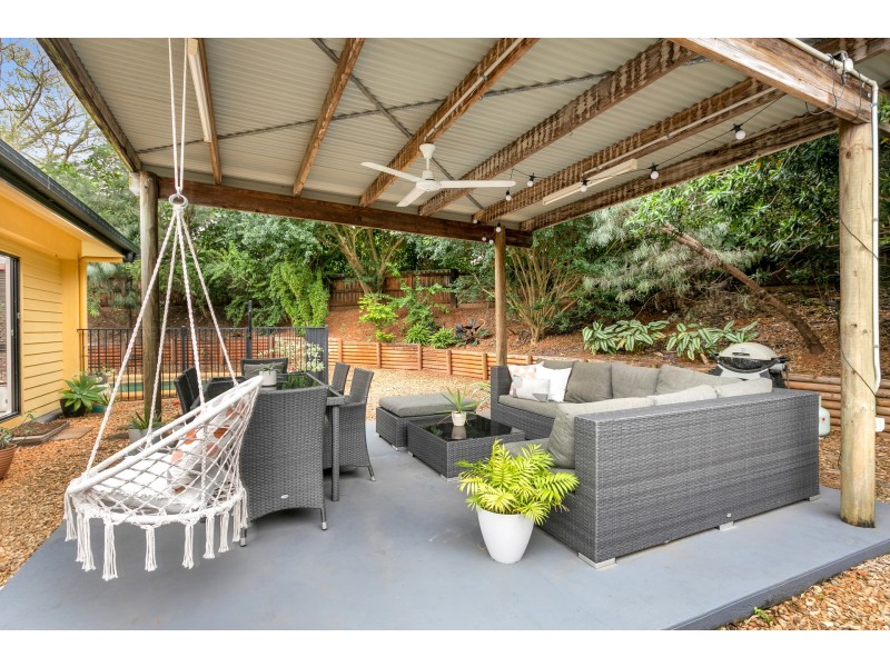 11 Tradewinds Close, Redlynch QLD 4870