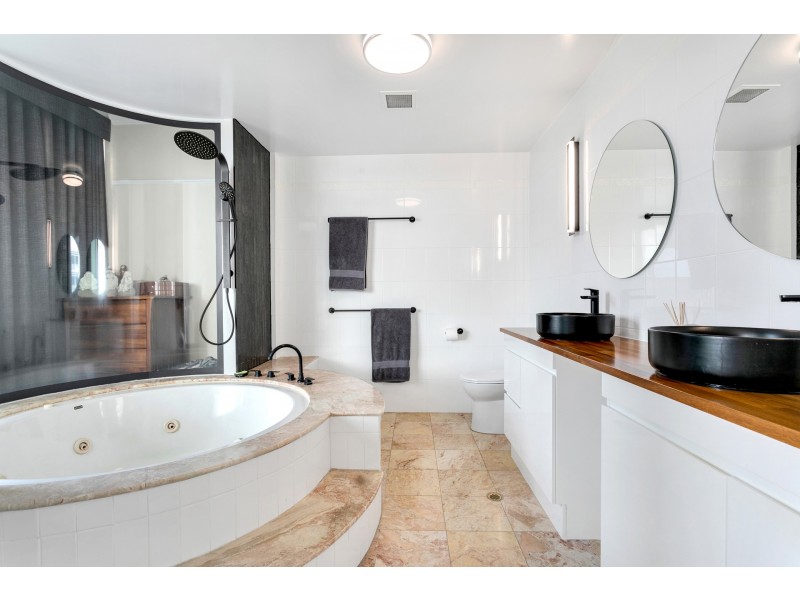 27/73 Spence Street, Cairns City QLD 4870