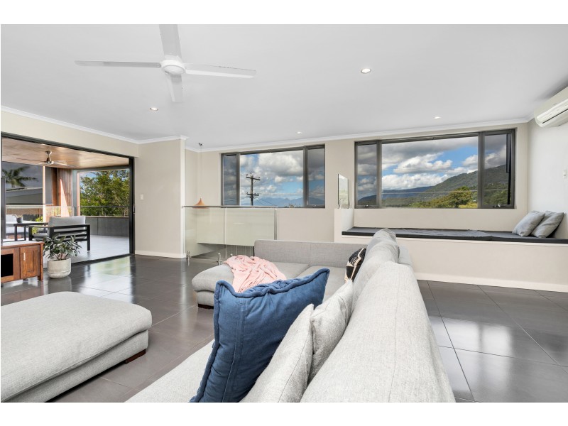 12 Sommerville Crescent, Whitfield QLD 4870