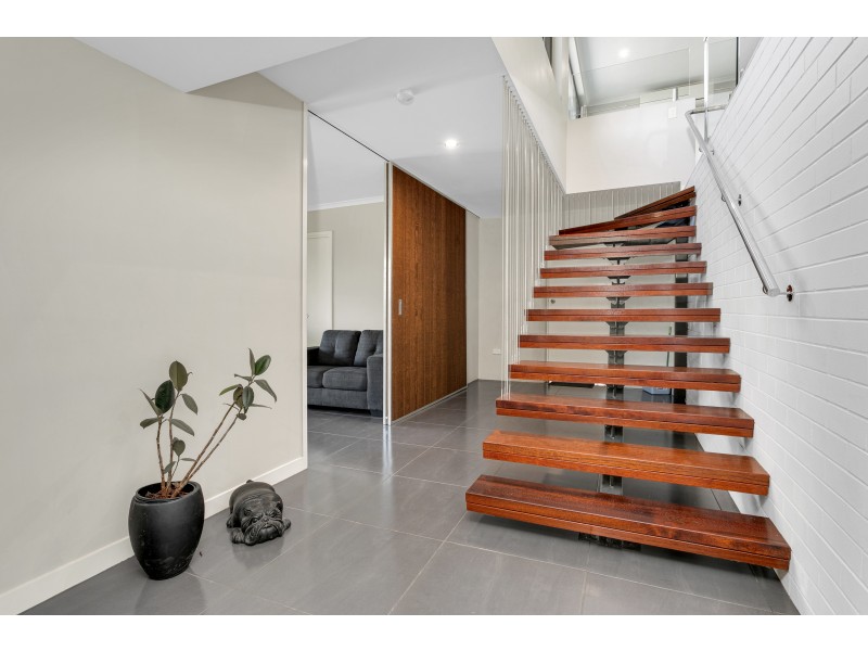 12 Sommerville Crescent, Whitfield QLD 4870