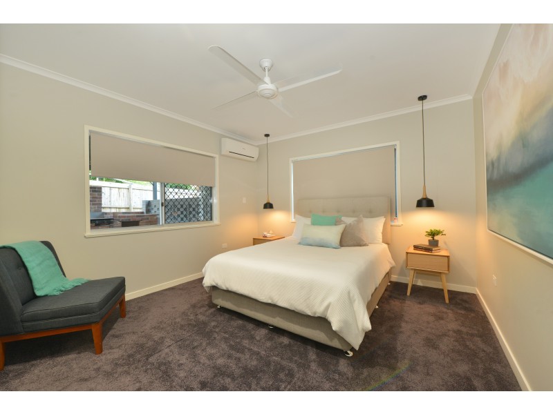 12 Sommerville Crescent, Whitfield QLD 4870