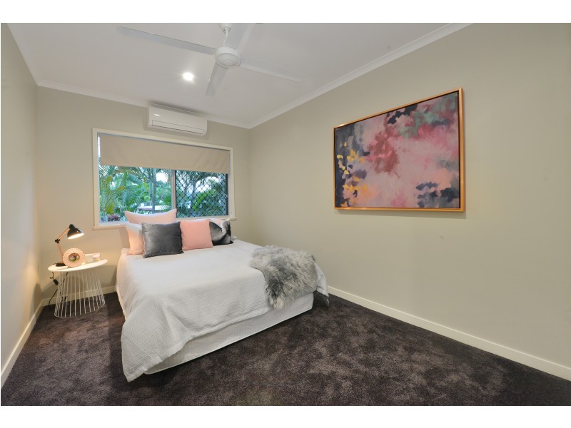 12 Sommerville Crescent, Whitfield QLD 4870
