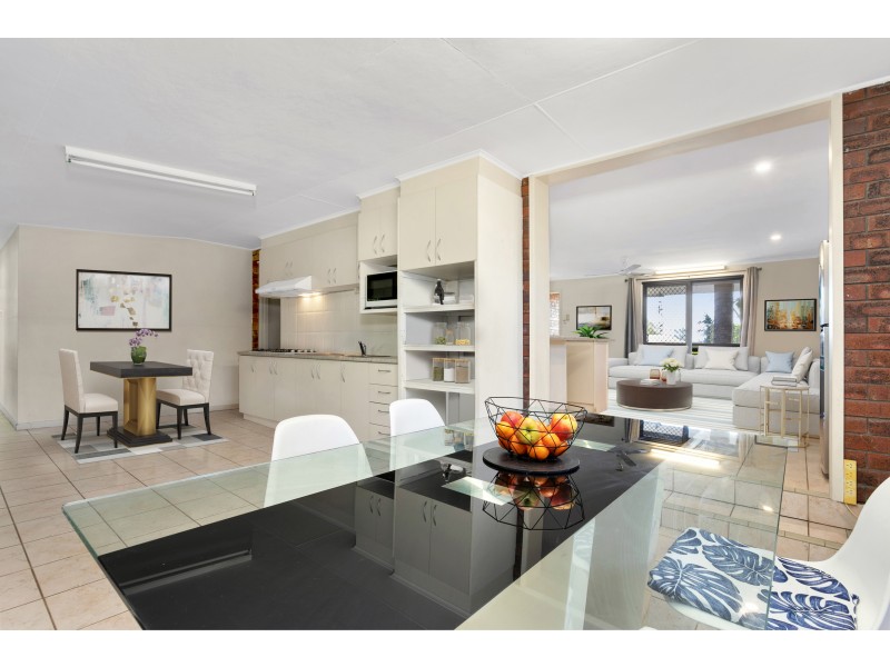 17 Carnation Drive, Mooroobool QLD 4870