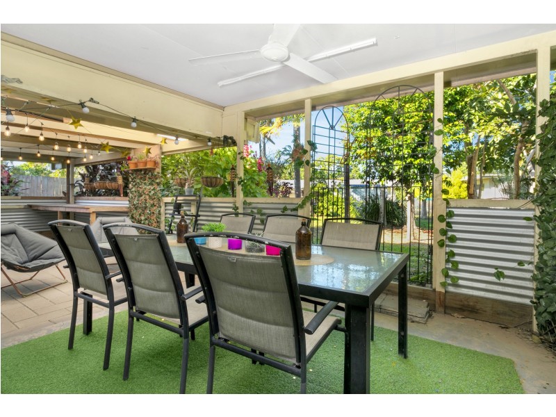 17 Carnation Drive, Mooroobool QLD 4870