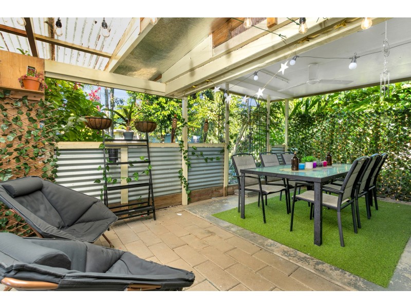 17 Carnation Drive, Mooroobool QLD 4870