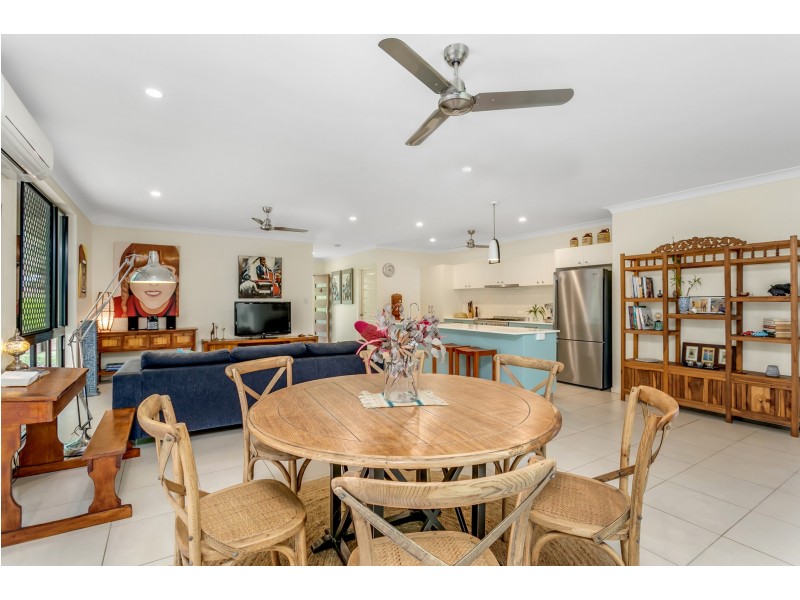 19 Jak Gee Street, Redlynch QLD 4870