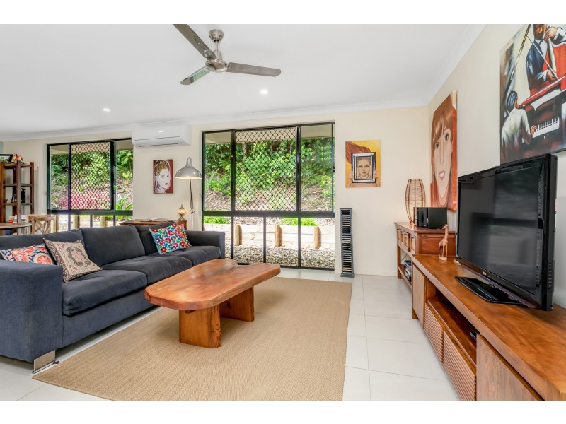 19 Jak Gee Street, Redlynch QLD 4870