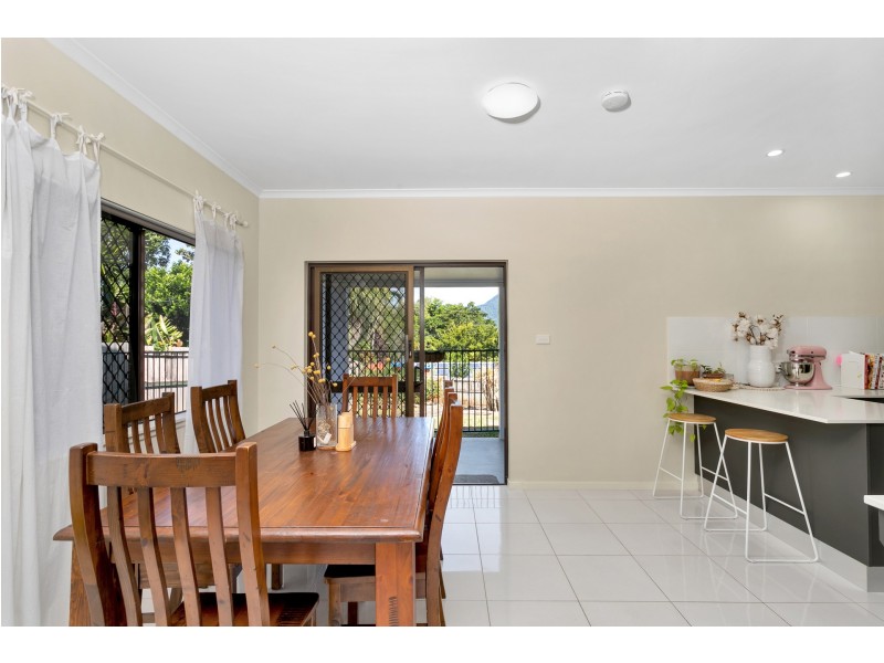 28 Andrea Close, Mooroobool QLD 4870