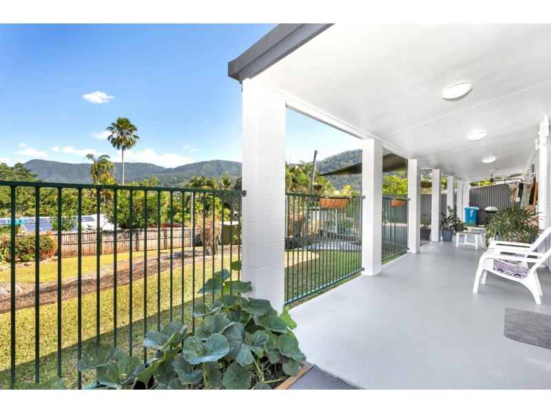 28 Andrea Close, Mooroobool QLD 4870