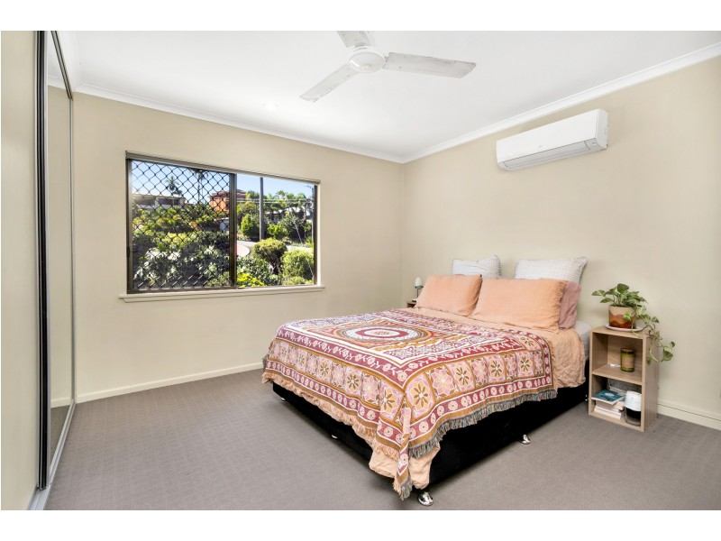 28 Andrea Close, Mooroobool QLD 4870