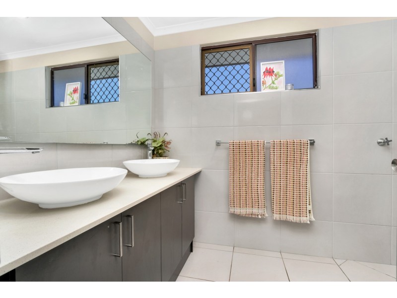 28 Andrea Close, Mooroobool QLD 4870