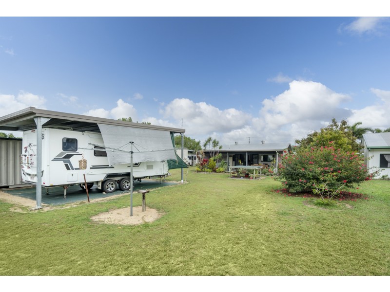16 Muir Street, Tully Heads QLD 4854