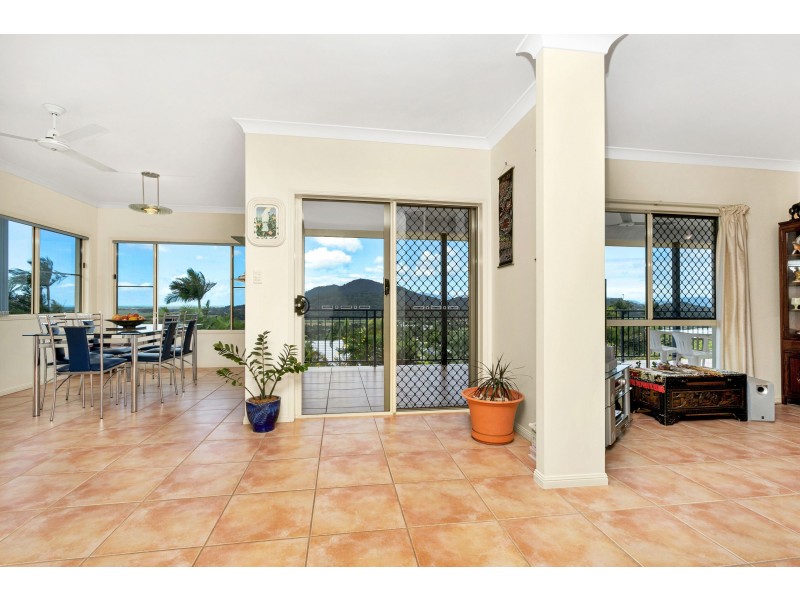 12 Alstonia Close, Redlynch QLD 4870