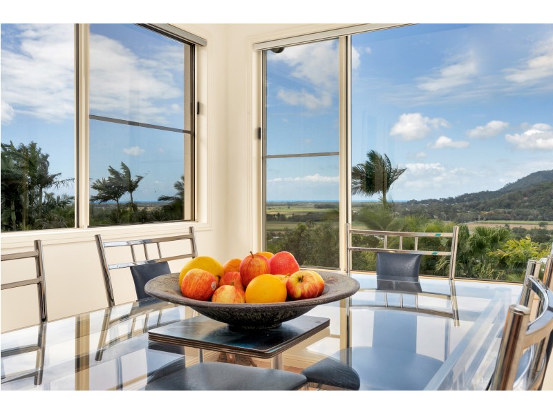 12 Alstonia Close, Redlynch QLD 4870